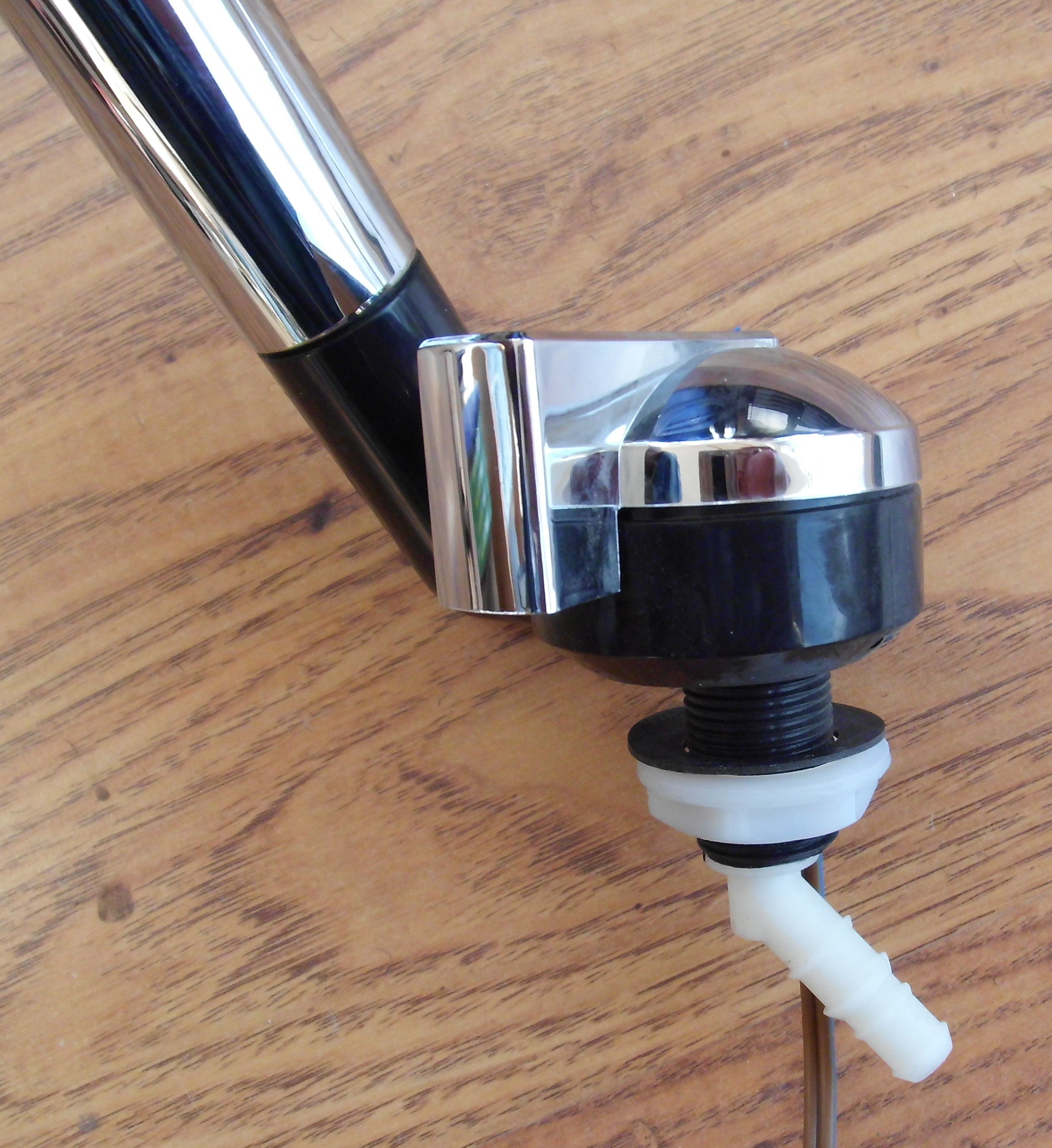 Wasserhahn chrom schwarz mit Schalter Keramik Mono kalt Reich Wohnmobil 300f171-1 NEU