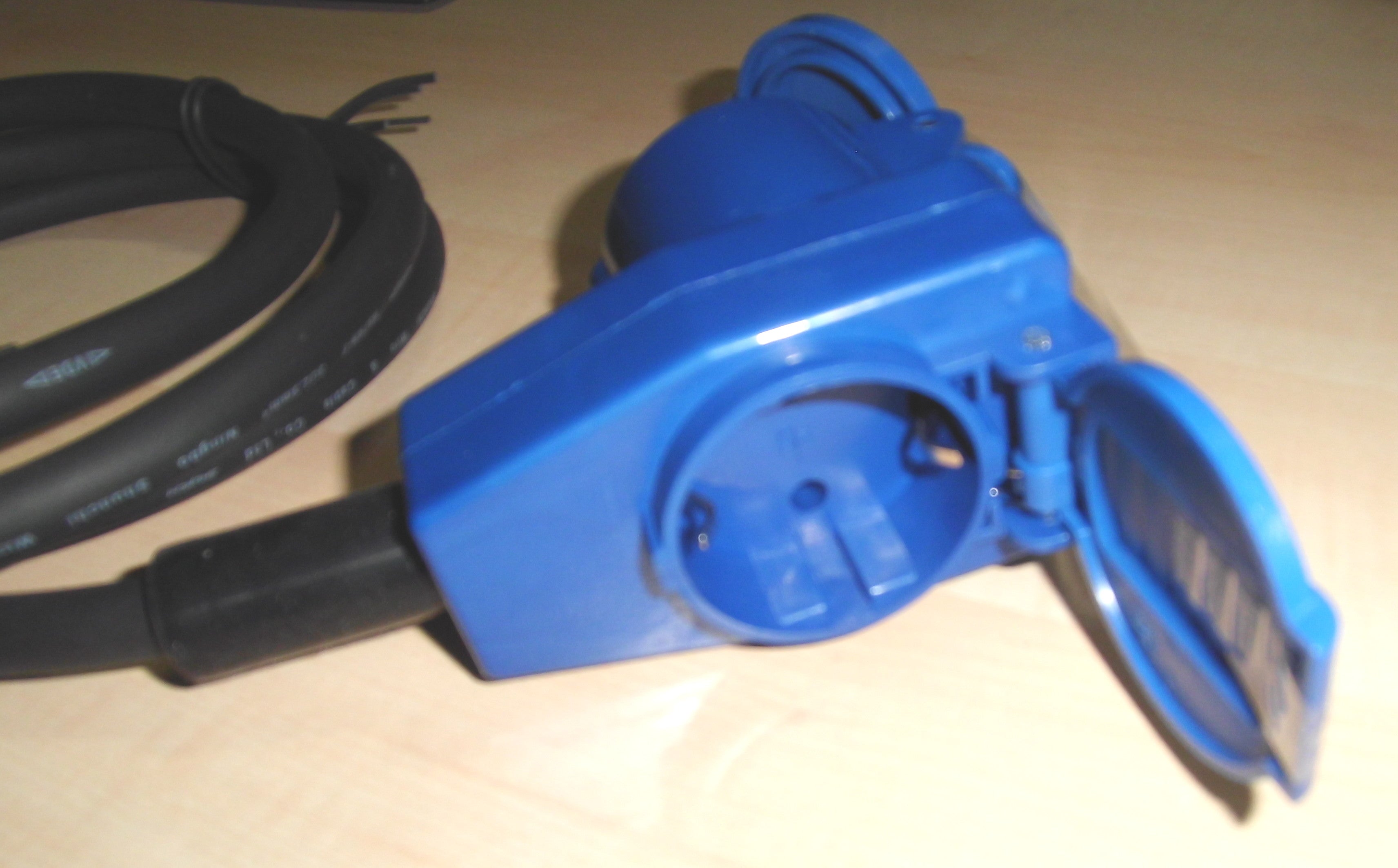 Adapterkabel 230 V CEE Stecker, CEE Winkel Kupplung + Schukokupplung 80588p NEU