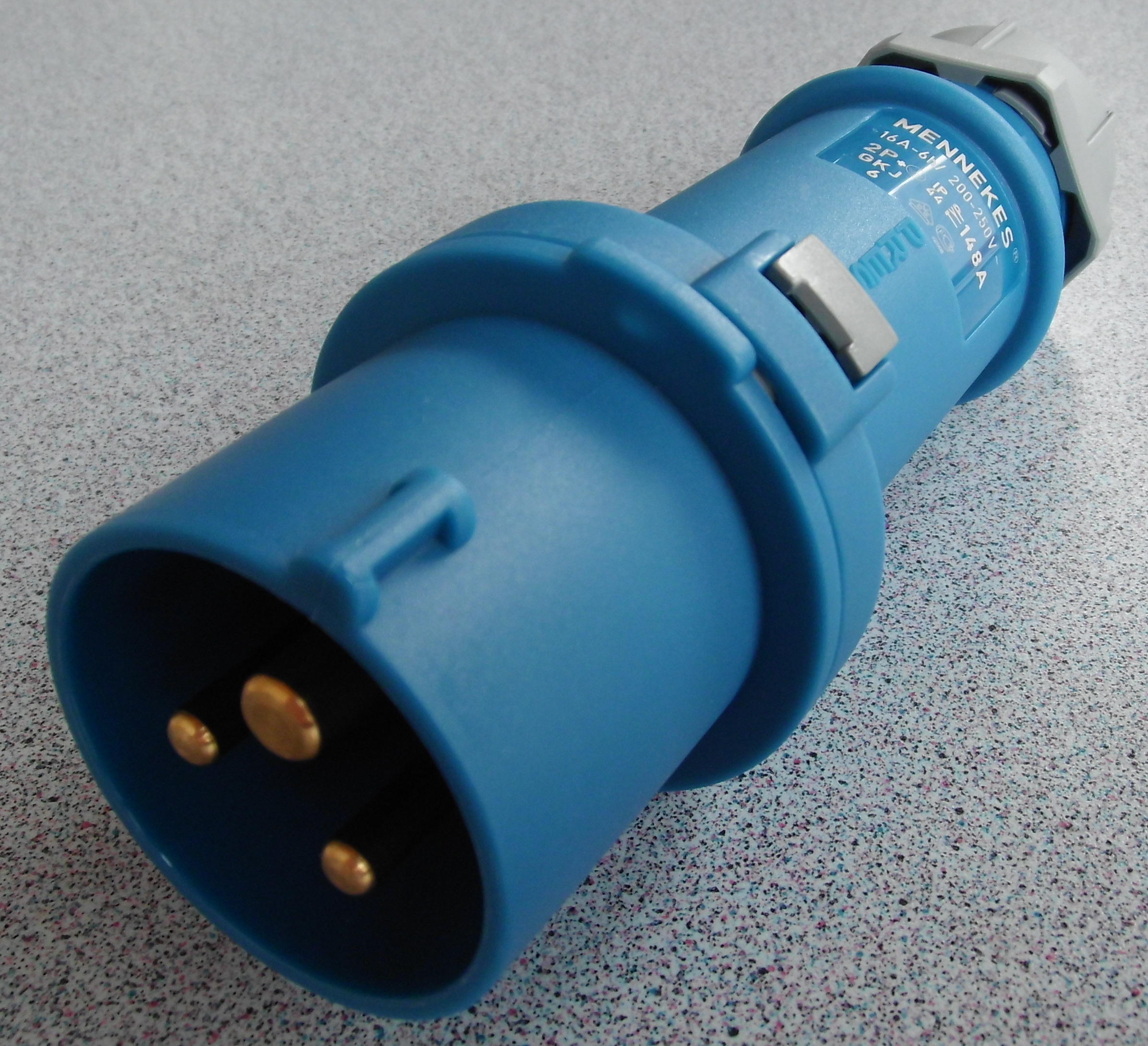 CEE Stecker 3 - polig für 230 Volt Mennekes 141750b NEU