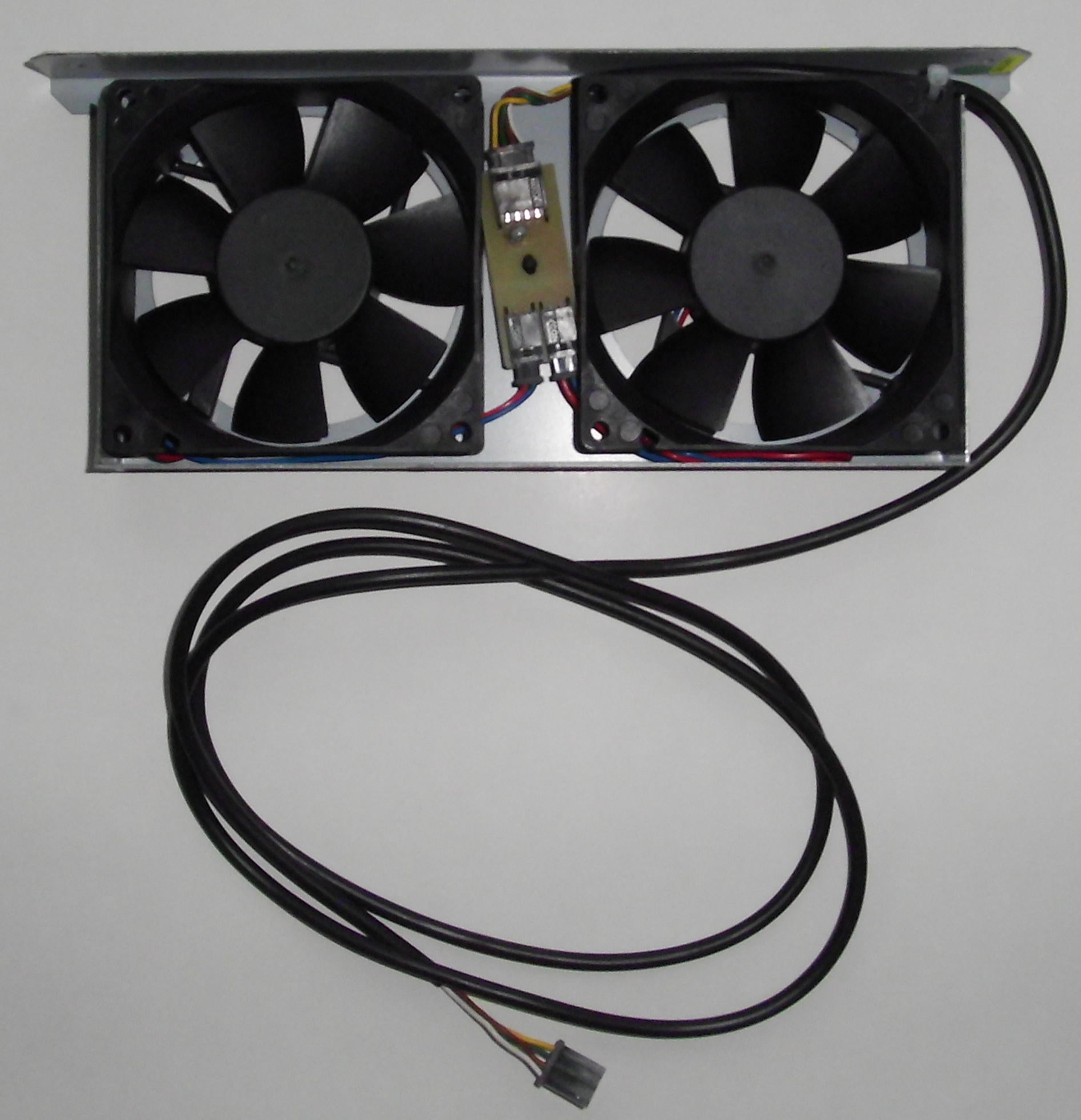 Doppel Kühl Ventilator 12 V Panel MCV/2 Kühlschrank Lüfter 81115r NEU