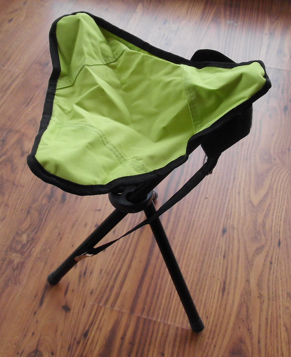 Dreibeinhocker grün Faltstuhl Klappstuhl 306300Lg NEU