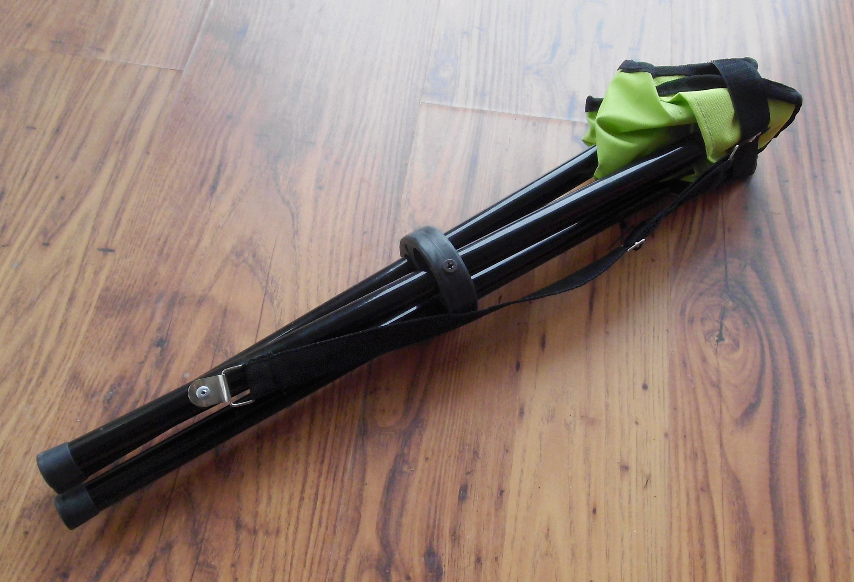 Dreibeinhocker grün Faltstuhl Klappstuhl 306300Lg NEU