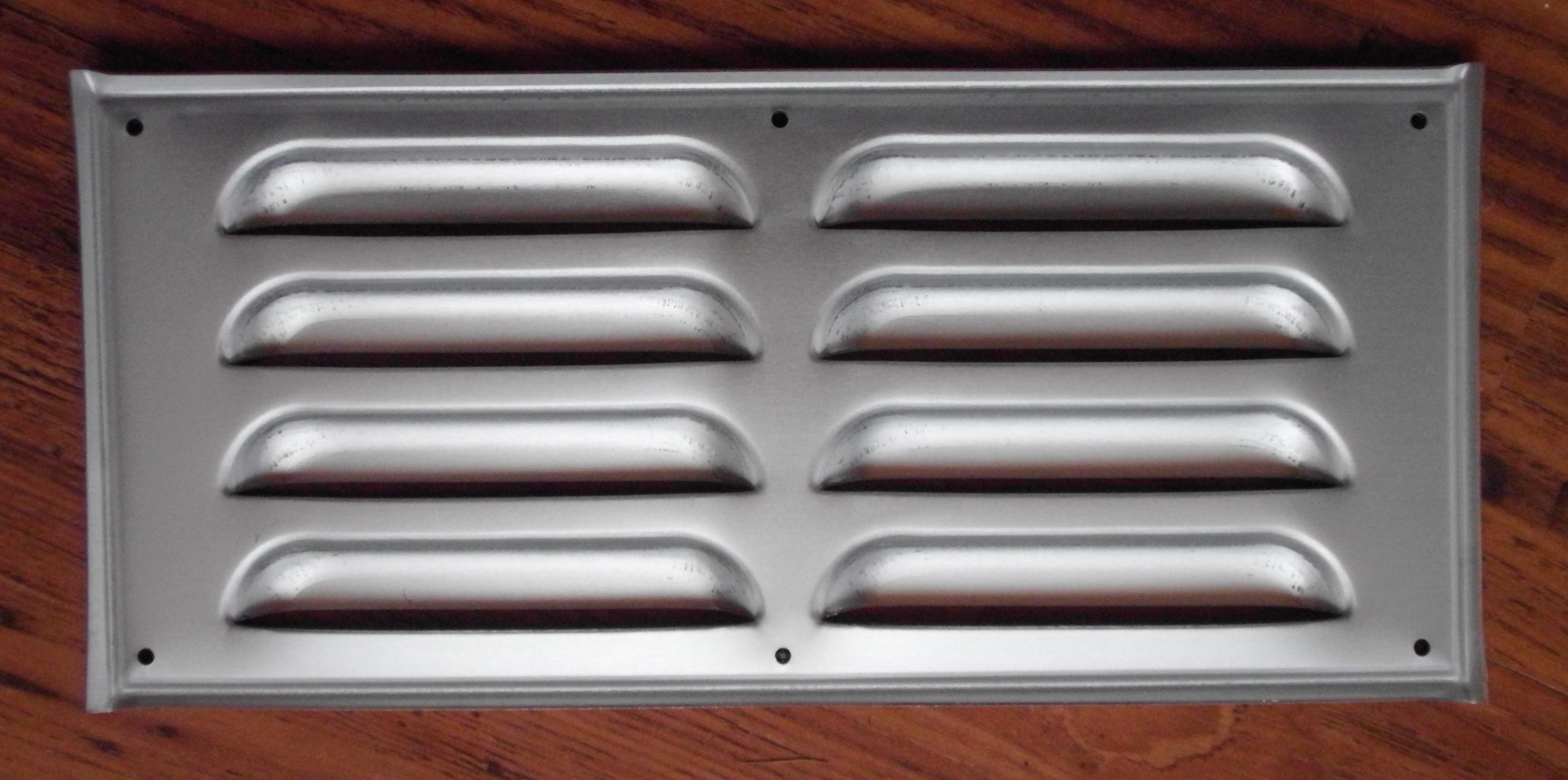 Kiemenblech Lüftungsgitter Alu 255 x 115mm Blech mit 4 Reihen 109420b6 NEU