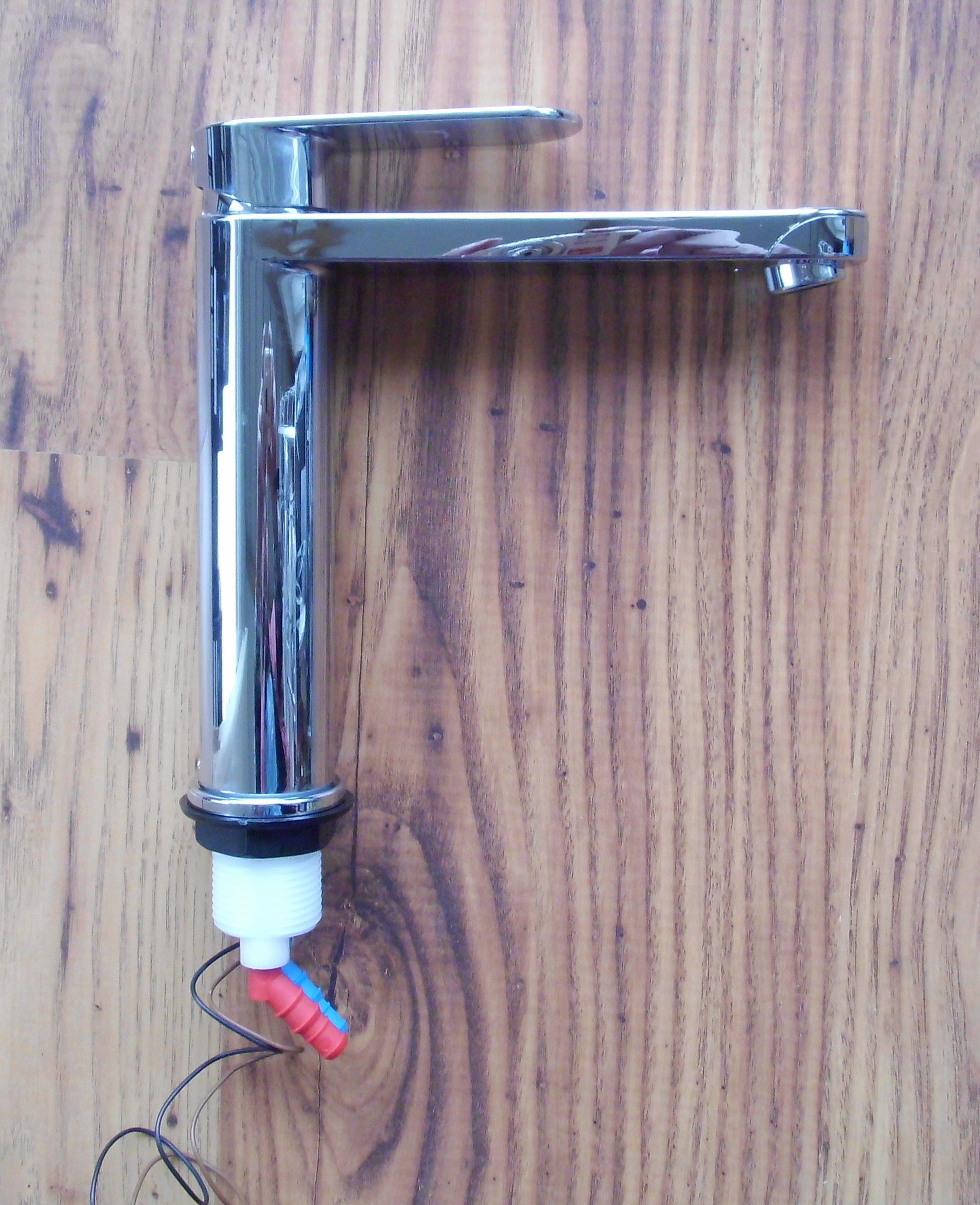 Wasserhahn Einhebelmischer 120° Linnea L von Reich Wohnmobil 303f066-1 NEU