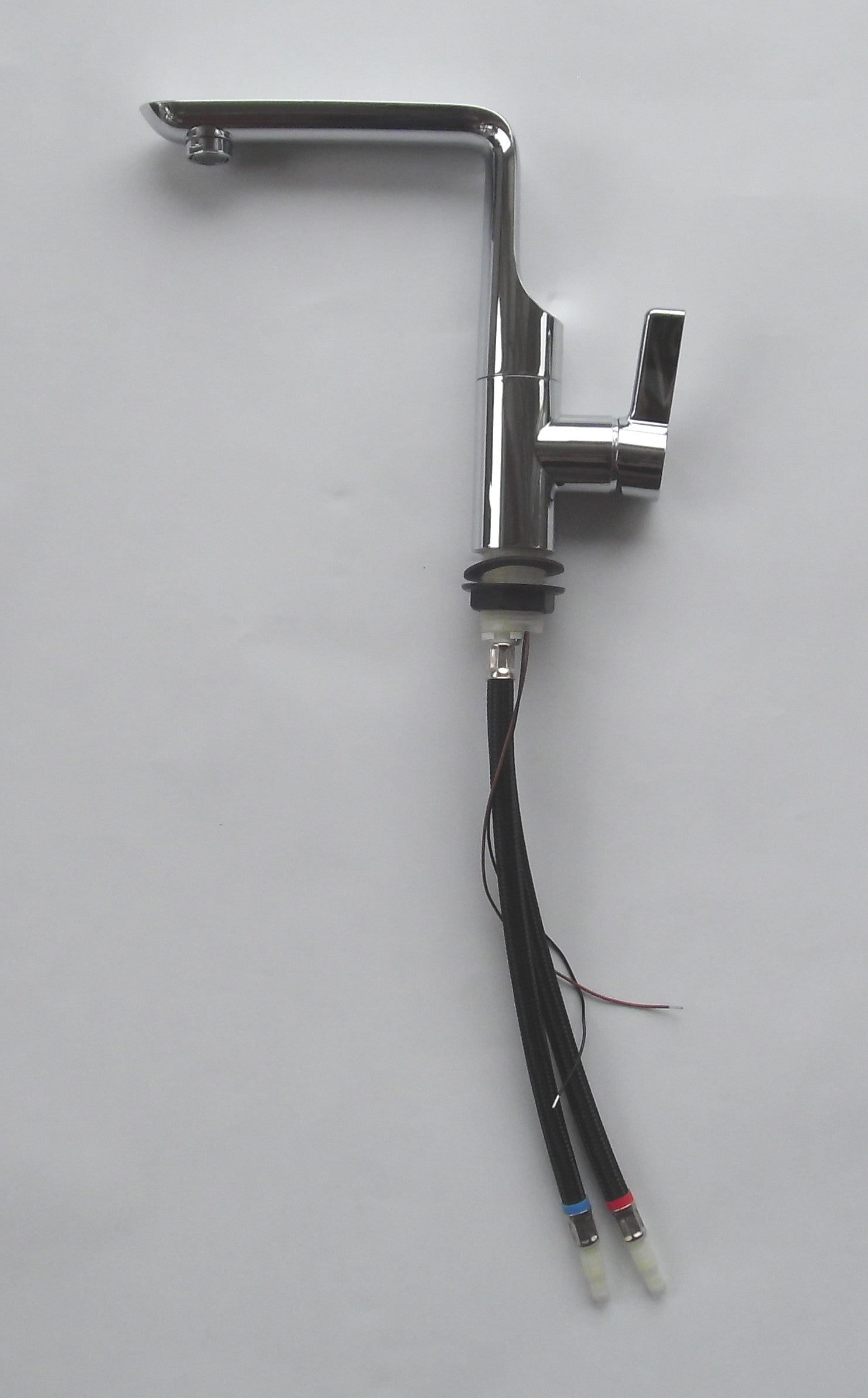 Wasserhahn Einhebelmischer 360° schwenkbar Modena von Comet Wohnmobil 303f062-1 NEU