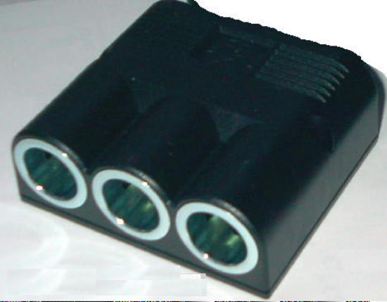 Aufbau Dreifachsteckdose Steckdose 12 - 24 V max 20 A Zigarettenanz. 324f074 NEU