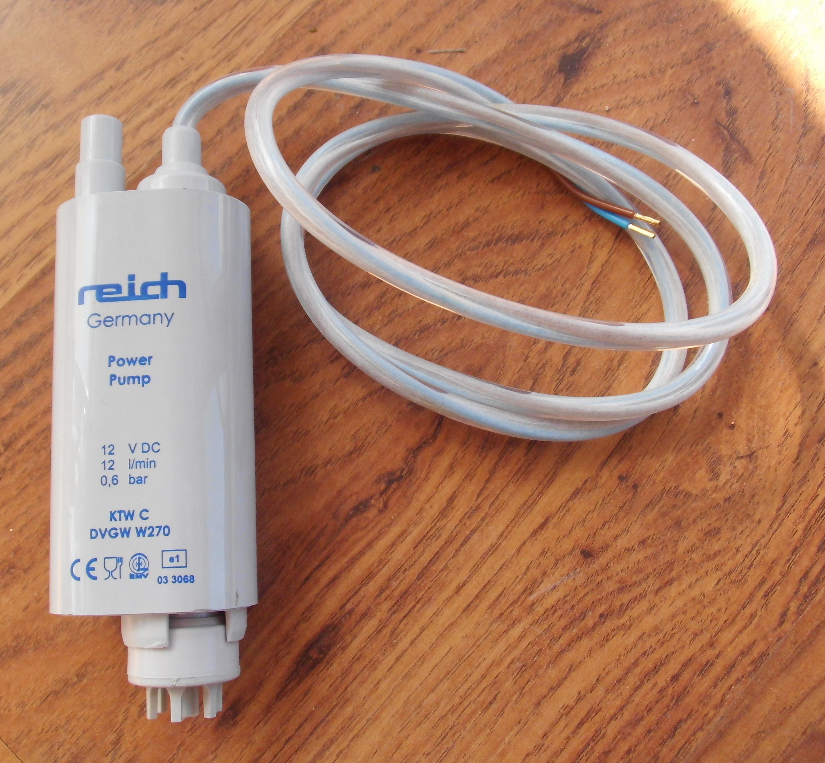 Wasserpumpe Tauchpumpe Reich 12 L Rückschlagventil 0,6 bar Pumpe 300f105-1 NEU