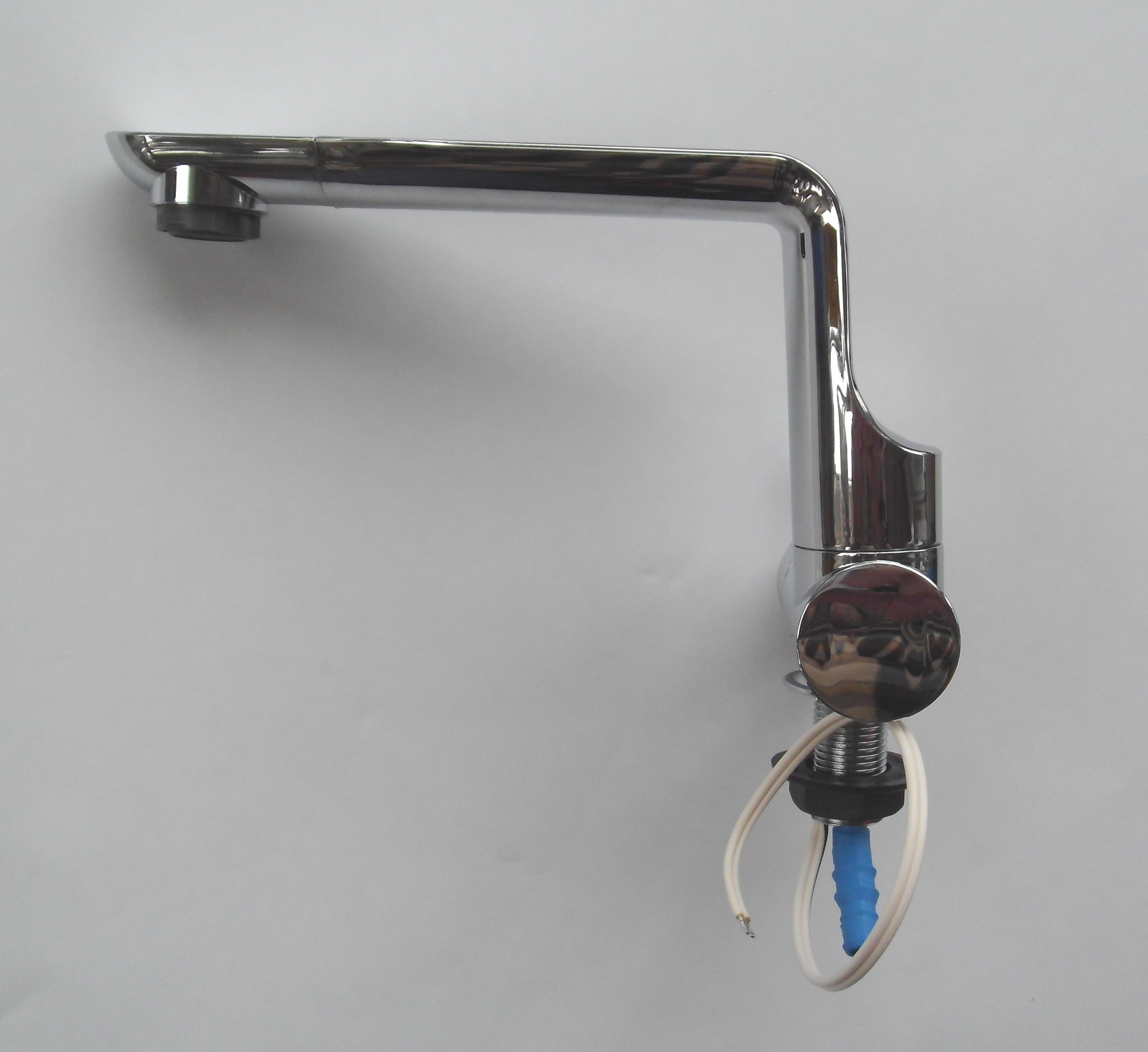 Wasserhahn kalt 360°schwenkbar und auf/ab Arona von Comet Wohnmobil 300f614-1 NEU