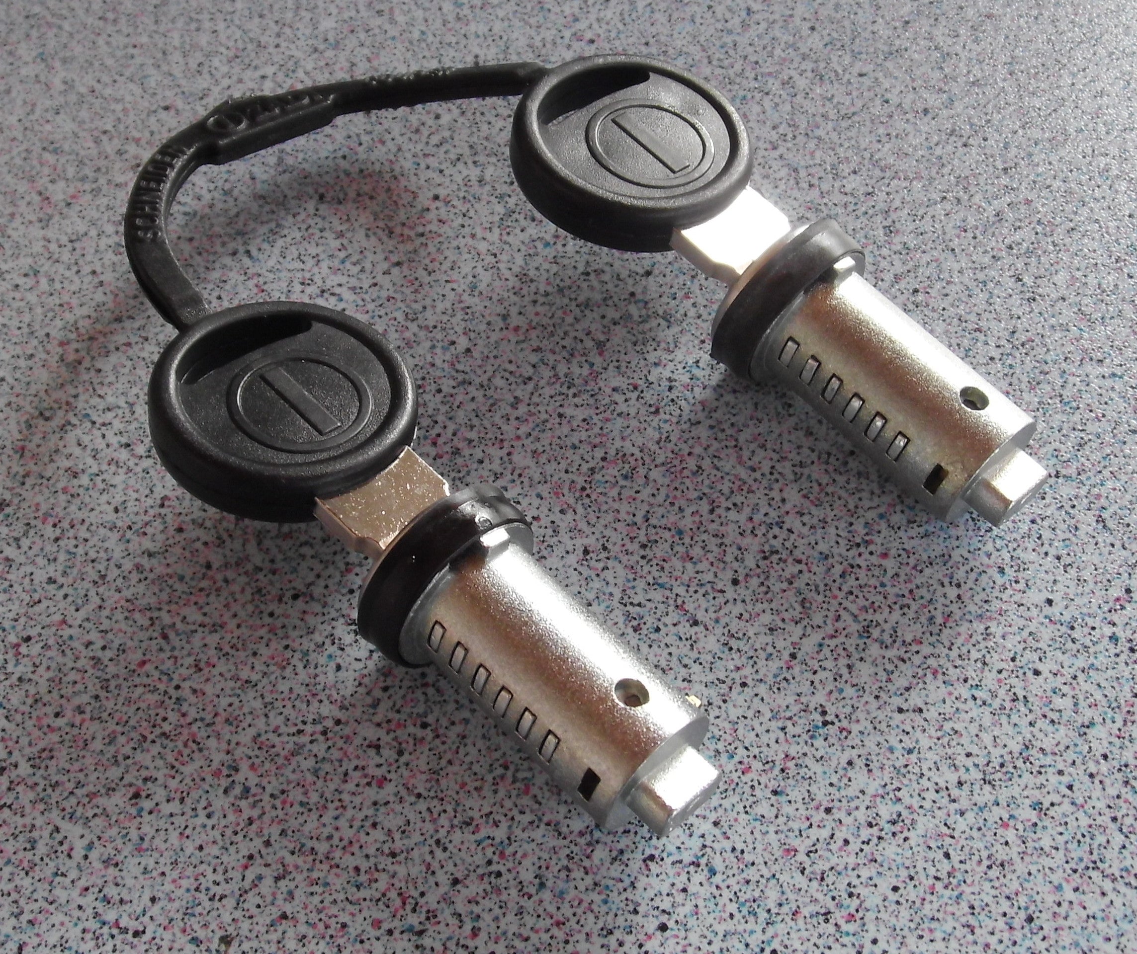 Zylinder 2x und 2 Schlüssel ZADI System Schließzylinder 52629r NEU
