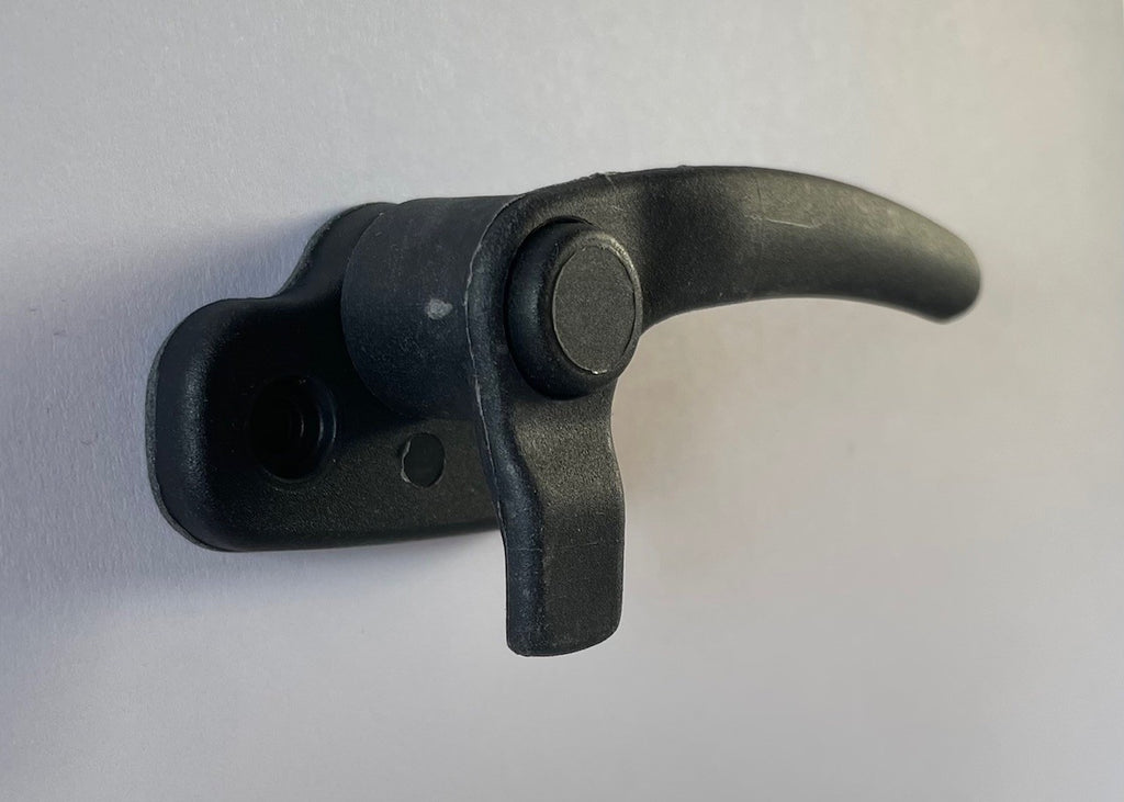 Verschluss Riegel m. Sperrknopf für Fenster S7 alt Aufsteller 08259m rechts  NEU