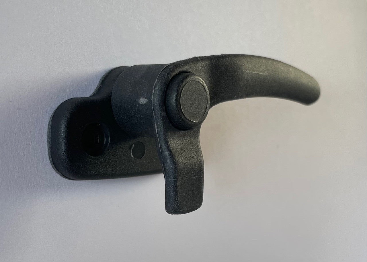 Verschluss Riegel m. Sperrknopf für Fenster S7 alt Aufsteller 08259m rechts  NEU