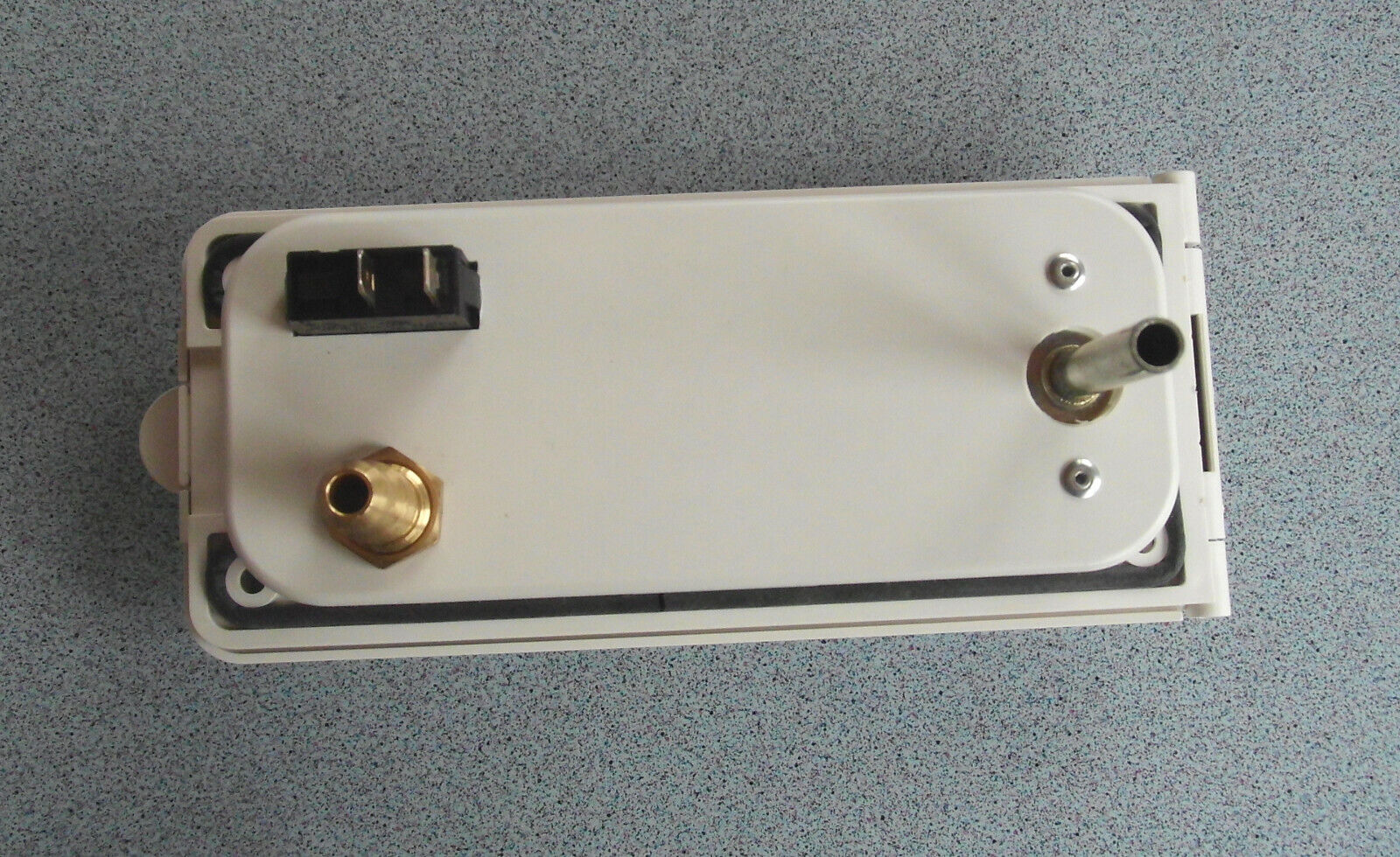 Gas Sicherheits Steckdose +Wasser außen GOK Versorgungsklappe cremew 310f973 NEU