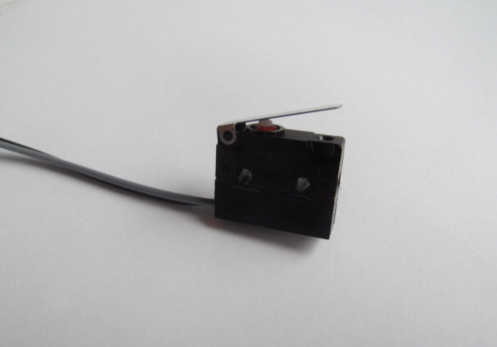 Micro Schalter mit Bügel, für 12 V für Reich Wassehähne im Wohnmobil 124680b NEU