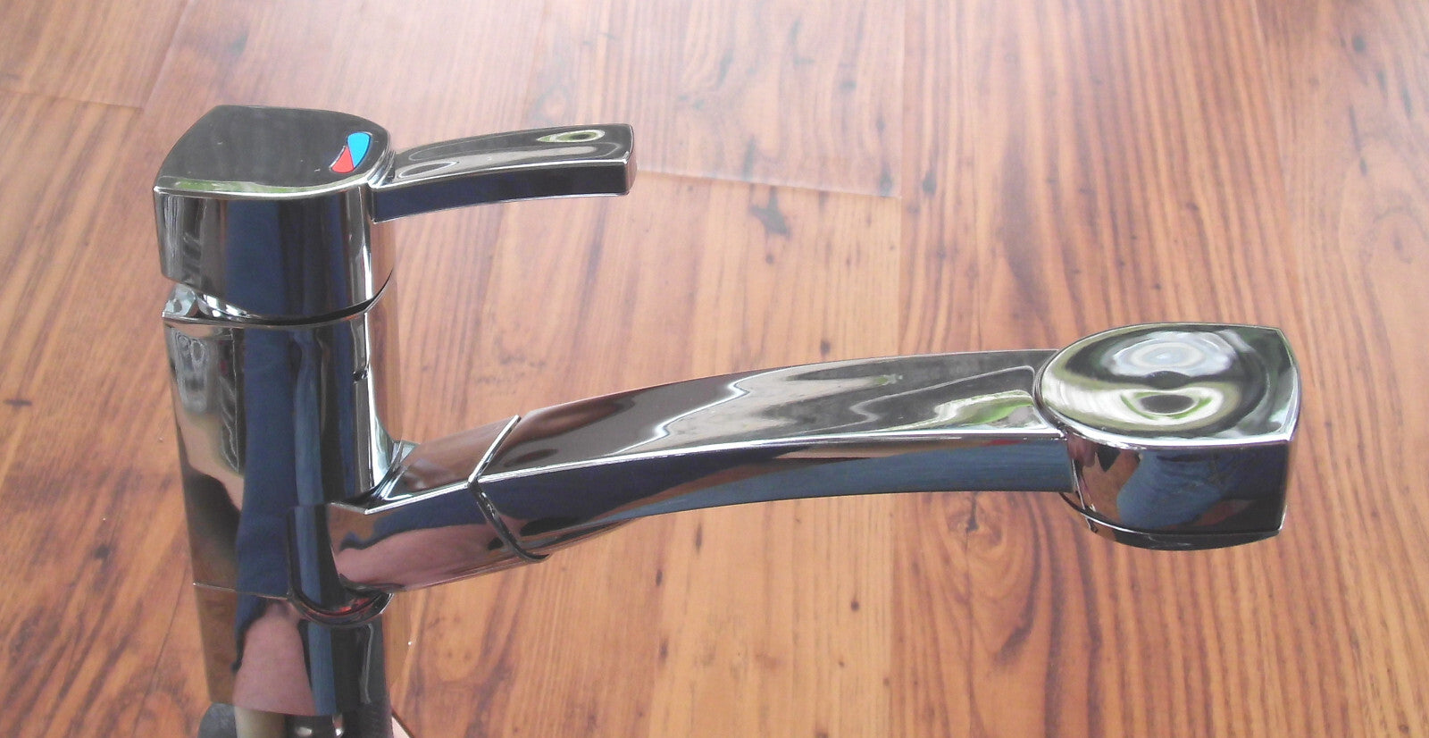 Wasserhahn Einhebelmischer CAPRI Dusche ausziehbar 70° Wohnmobil 300f228-1 NEU