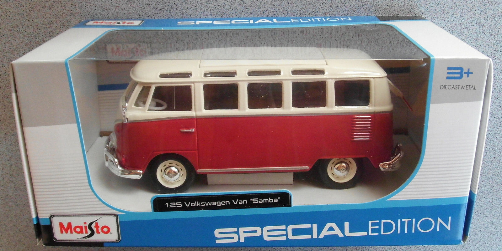 Spielzeug VW Bus T1 Bulli Samba M 1:25 rot/weiß Metallspritzguss 67133f NEU
