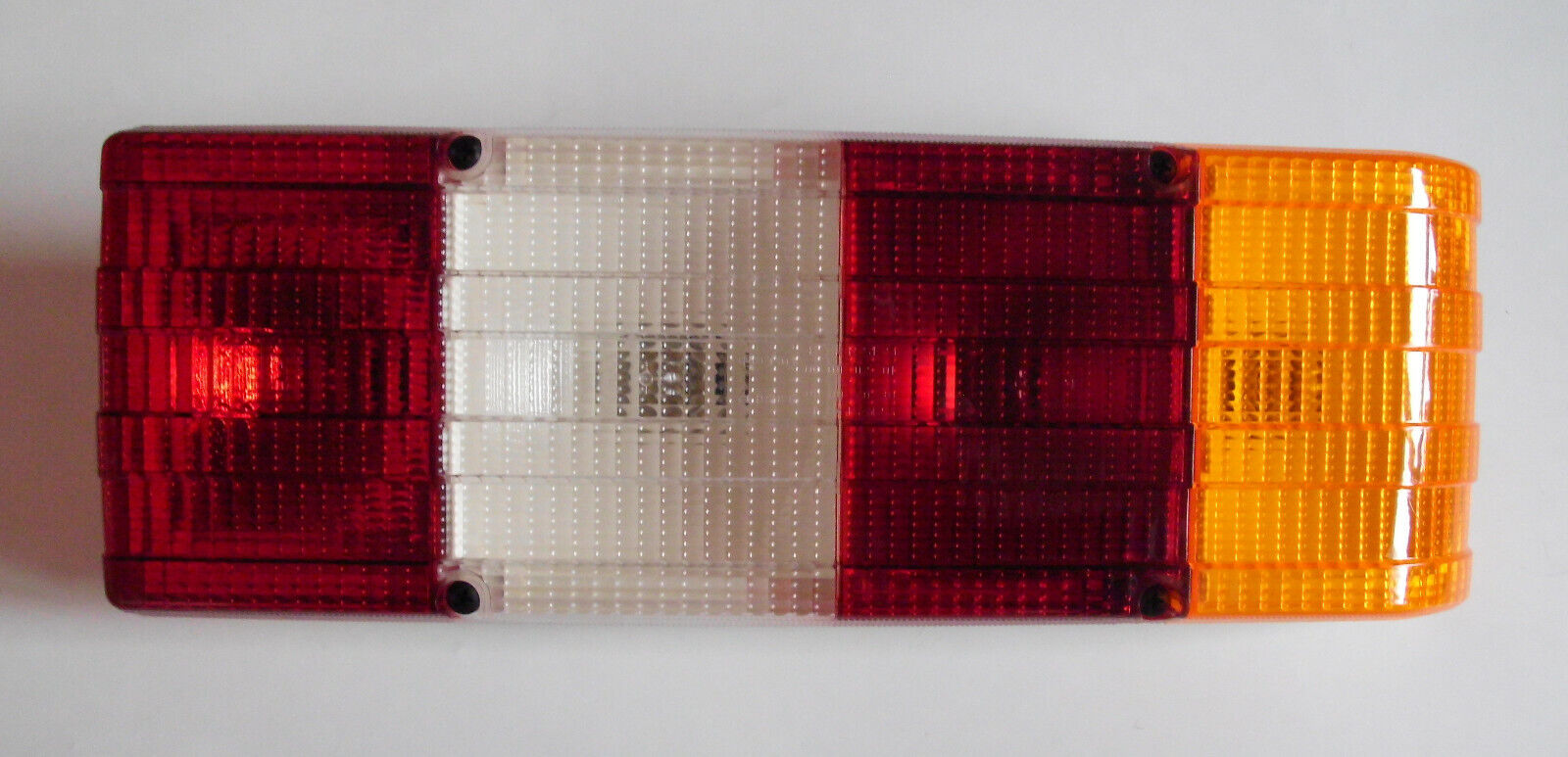 Rückleuchte Schlussleuchte Rücklicht Hella Leuchte gelb/rot/weiß/rot 140f037 NEU