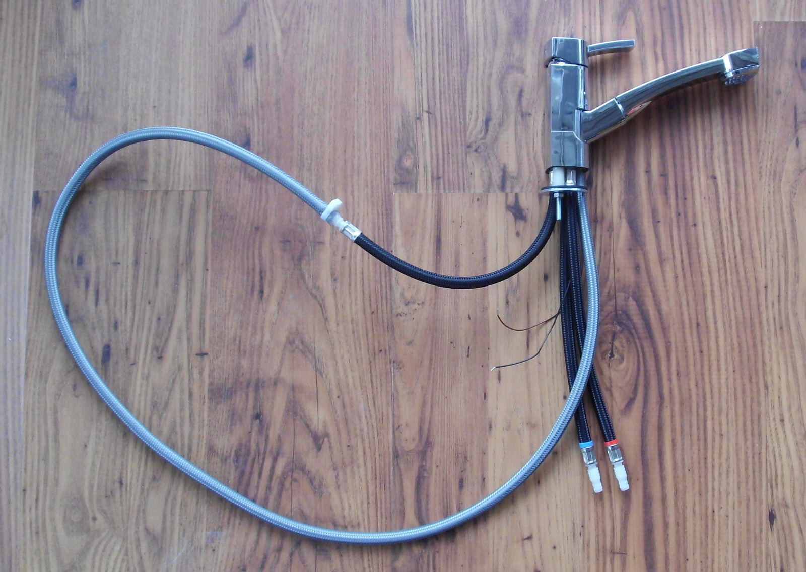 Wasserhahn Einhebelmischer CAPRI Dusche ausziehbar 70° Wohnmobil 300f228-1 NEU