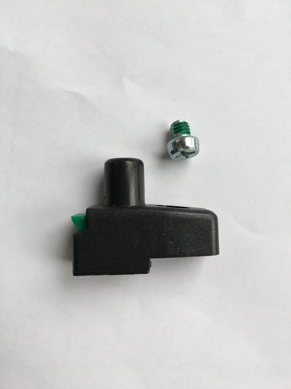Türverriegelung Kühlschrank Elektrolux Dometic grüner Knopf RM 4xxx Do-10730 NEU