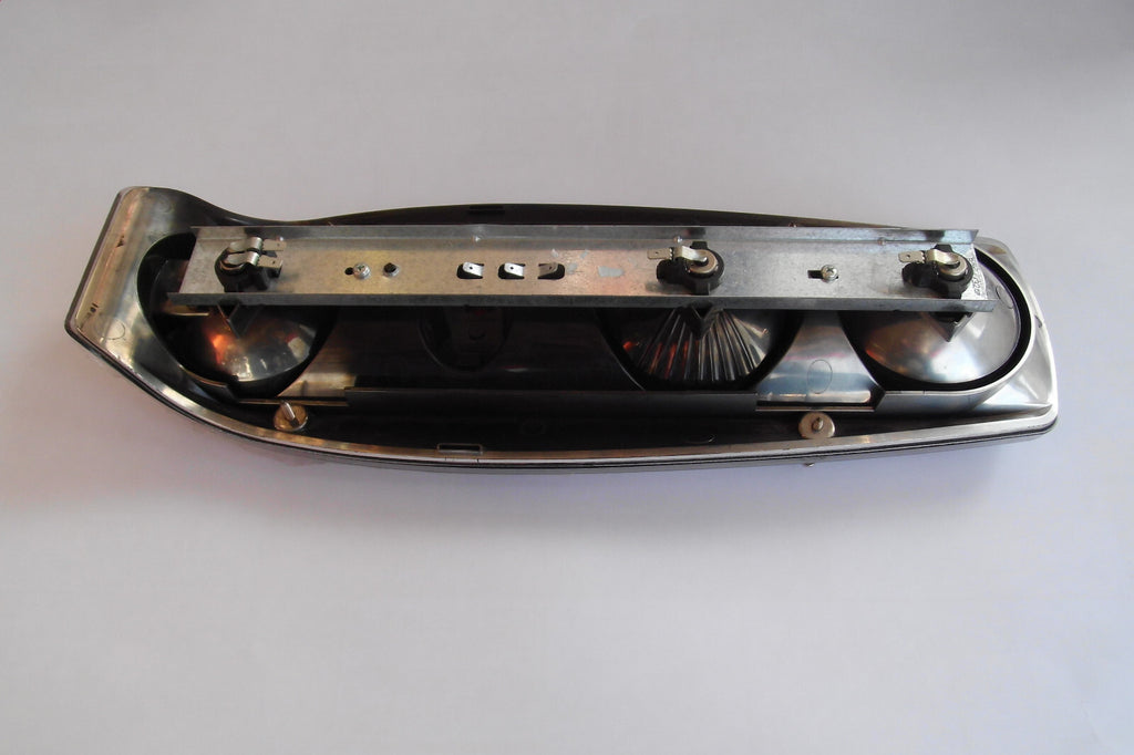 Rücklicht Rückleuchte Hella Caraluna 2 Plus Chromium links Wohnwagen 51215Lg NEU