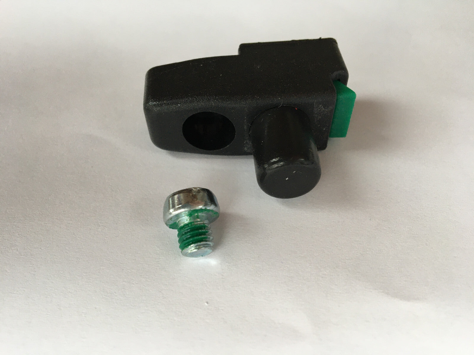 Türverriegelung Kühlschrank Elektrolux Dometic grüner Knopf RM 4xxx Do-10730 NEU
