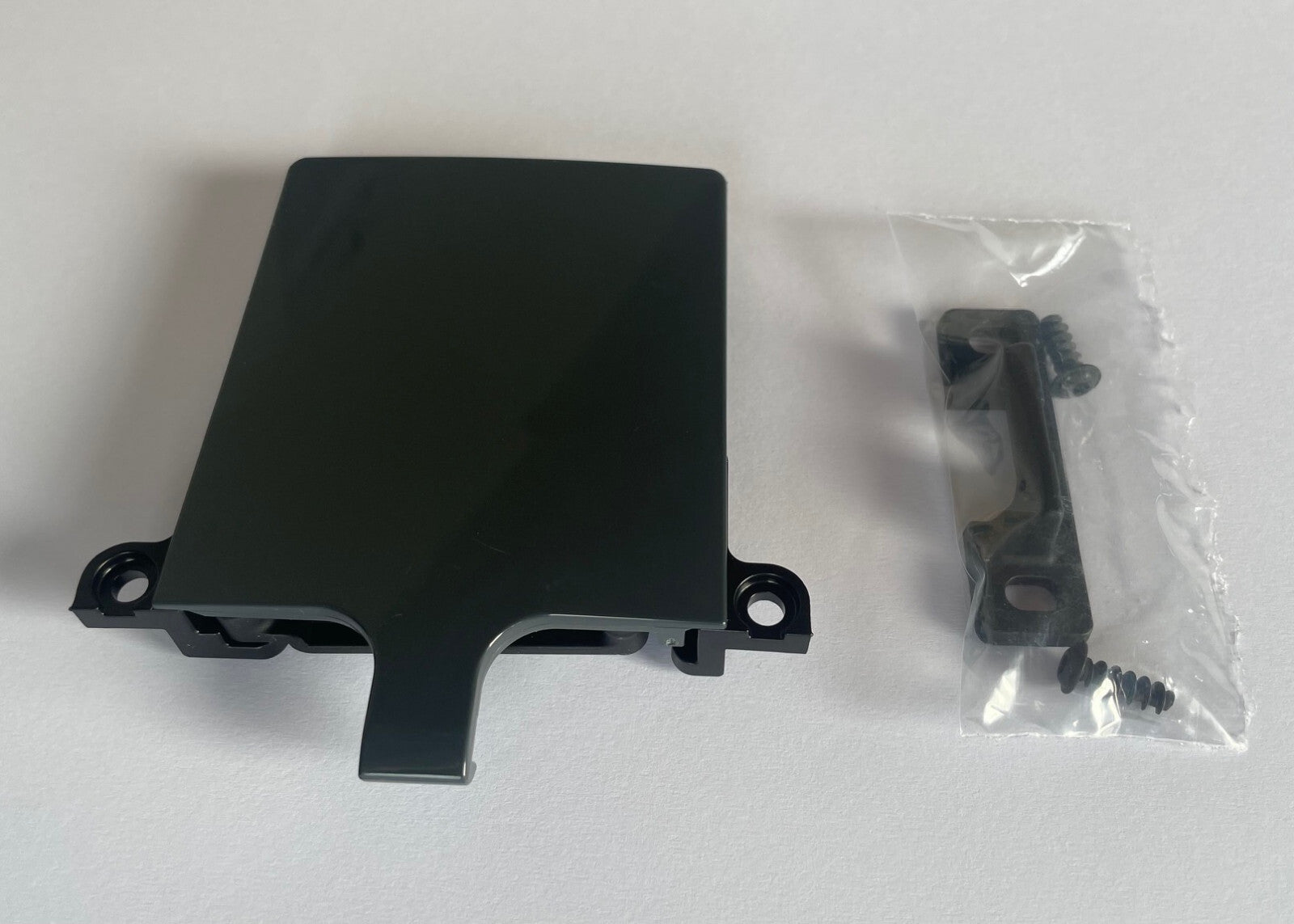 Türverriegelung schwarz Kühlschrank Thetford für N98, N115, N3115   95842m NEU
